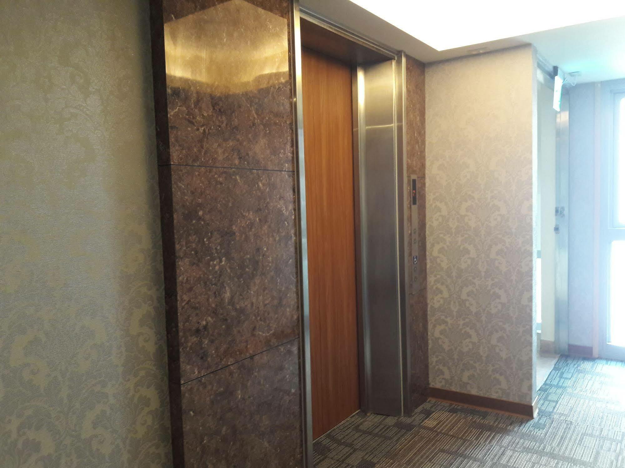 Mei Hotel ไถจง ภายนอก รูปภาพ
