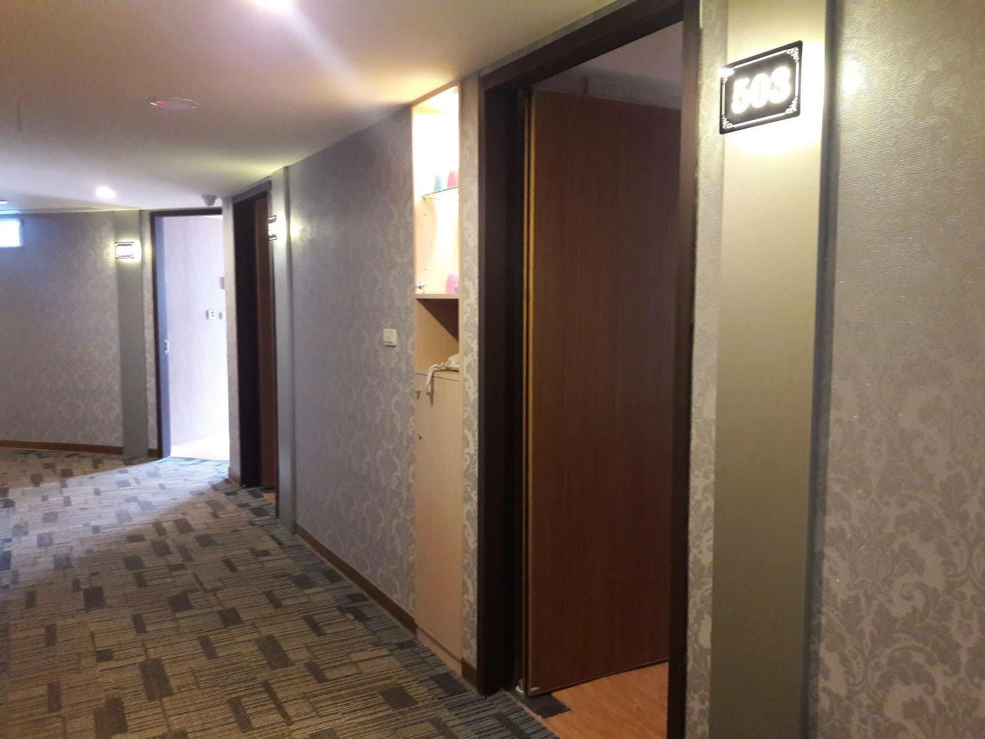 Mei Hotel ไถจง ภายนอก รูปภาพ